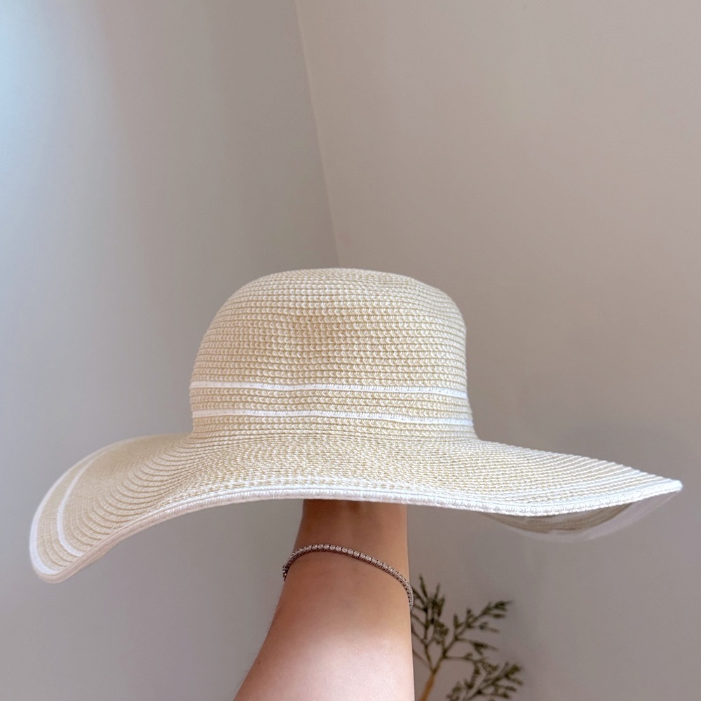 NWOT Magid sophisticated Cream Woven Sun Hat with Wide Brim